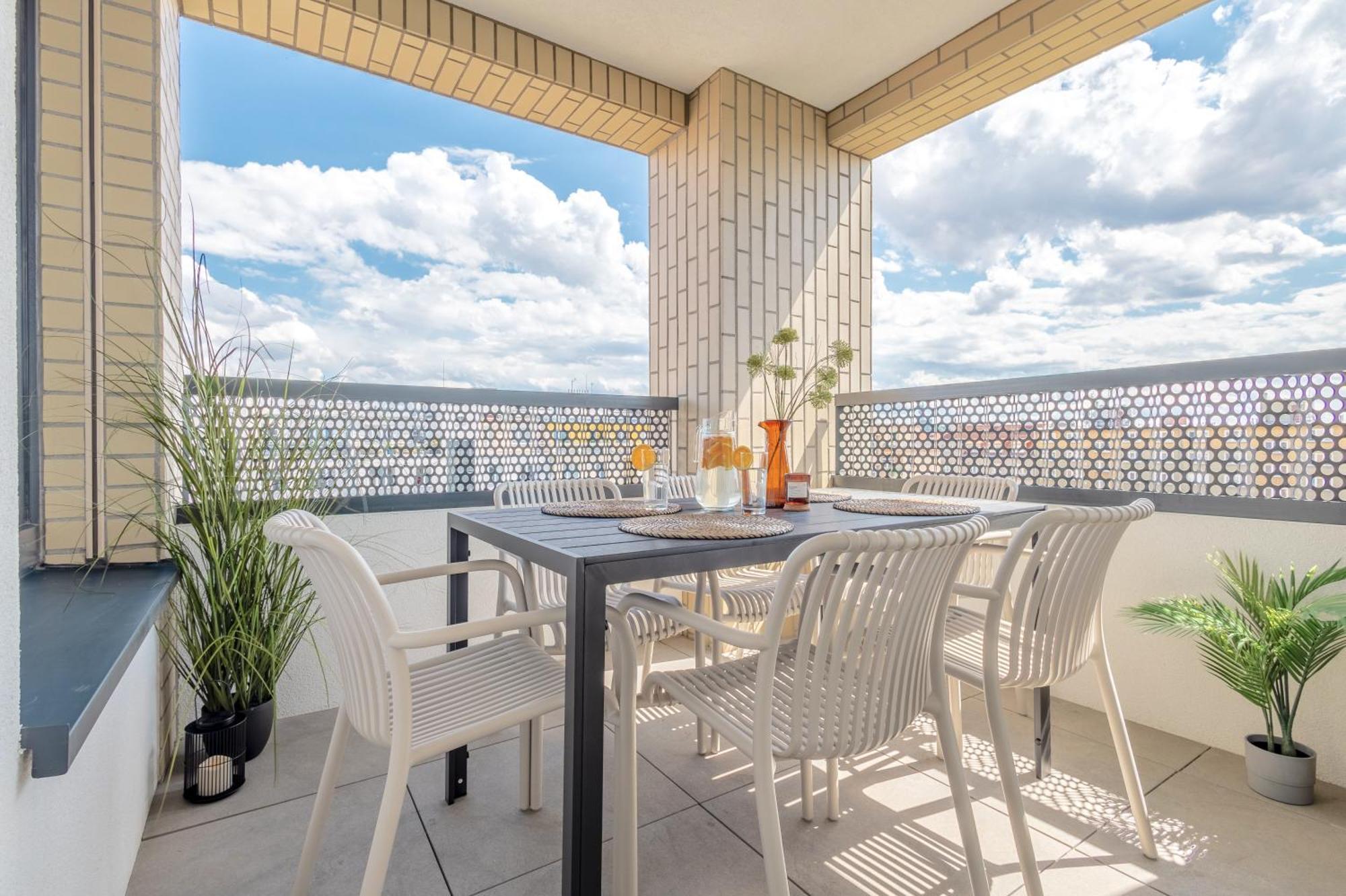 Bright 2Br - 7Th Floor, Balcony, Free Parking By Gravity Prague Daire Dış mekan fotoğraf