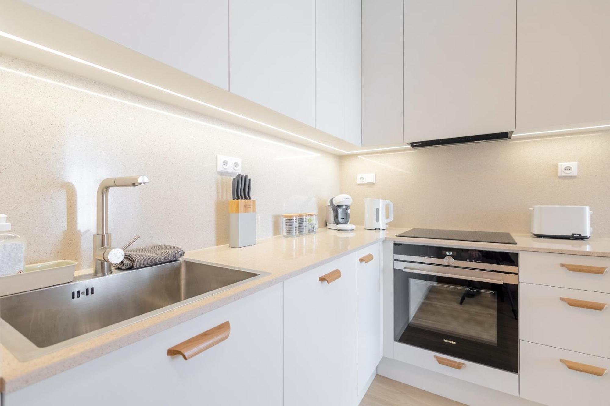 Bright 2Br - 7Th Floor, Balcony, Free Parking By Gravity Prague Daire Dış mekan fotoğraf